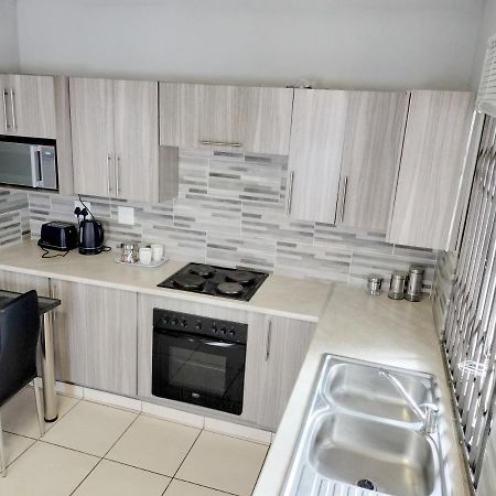 Sunrise Guesthouse Pretoria-Noord Exteriör bild