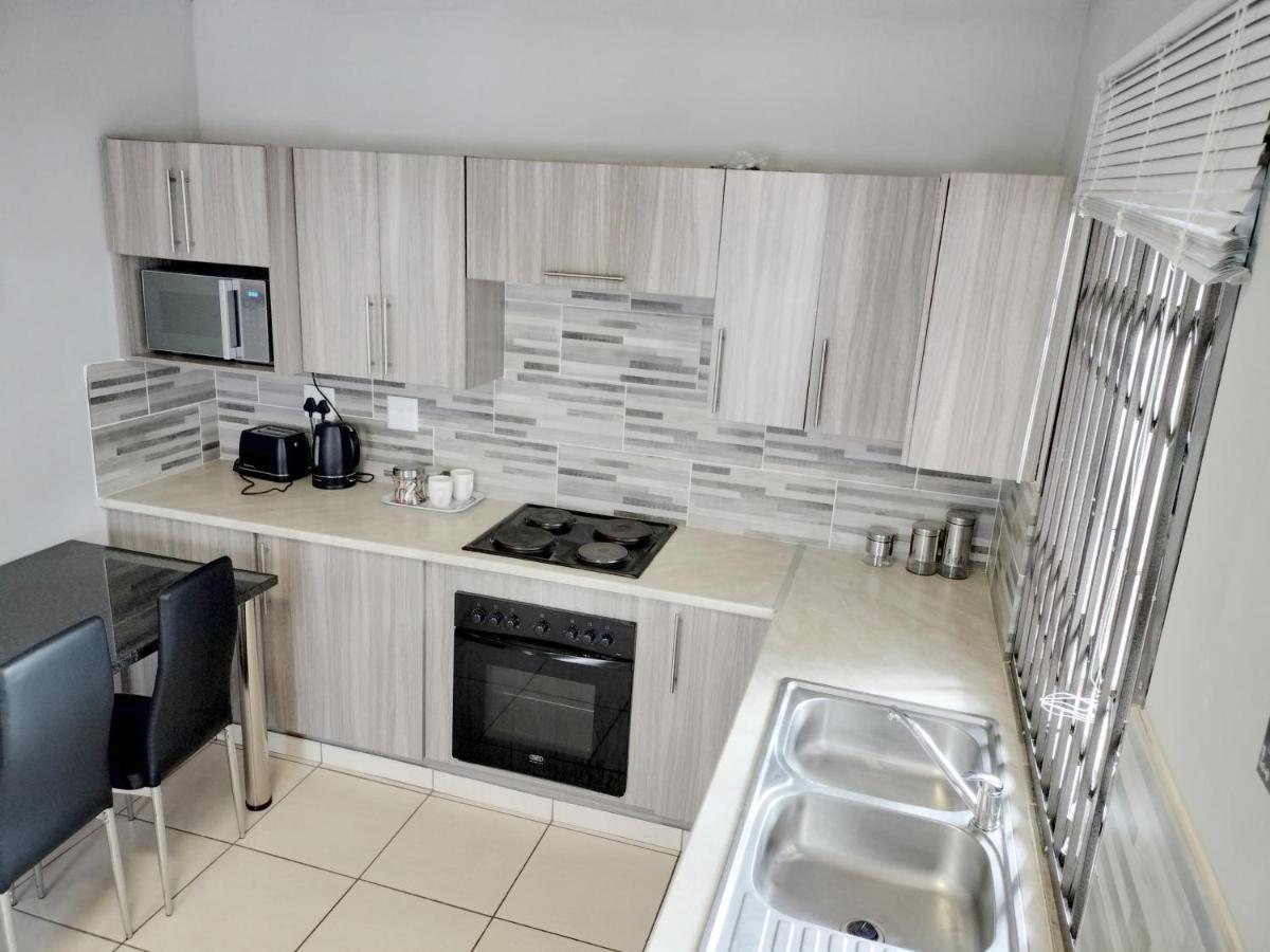 Sunrise Guesthouse Pretoria-Noord Exteriör bild