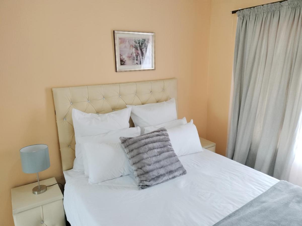 Sunrise Guesthouse Pretoria-Noord Exteriör bild